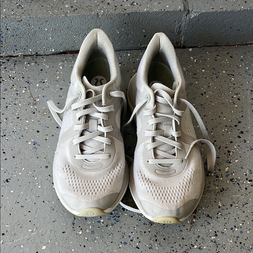 Lululemon Size 7.5 Chargefeel Low Athletic Sneakers